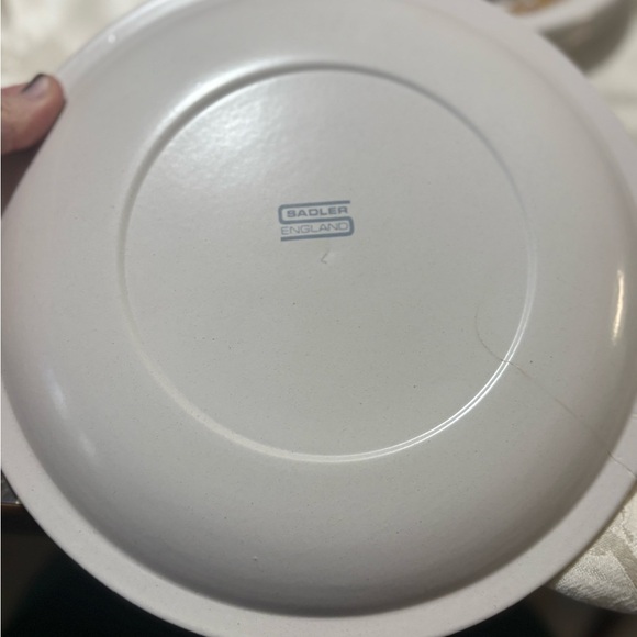 Vintage “Clover” Floral Patterned Serveware Plates - Picture 2 of 5